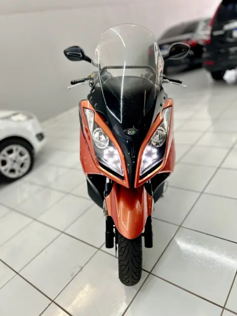 KYMCO Downtown 300i ABS, Foto 2