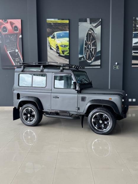 LAND ROVER Defender 90 2.5 SW TETO RIGIDO 4X4 TURBO INTERCOOLER, Foto 2