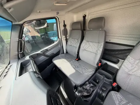 MERCEDES-BENZ Accelo 1016, Foto 16