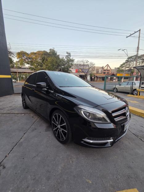 MERCEDES-BENZ B 200 1.6 4P TURBO AUTOM�TICO, Foto 3
