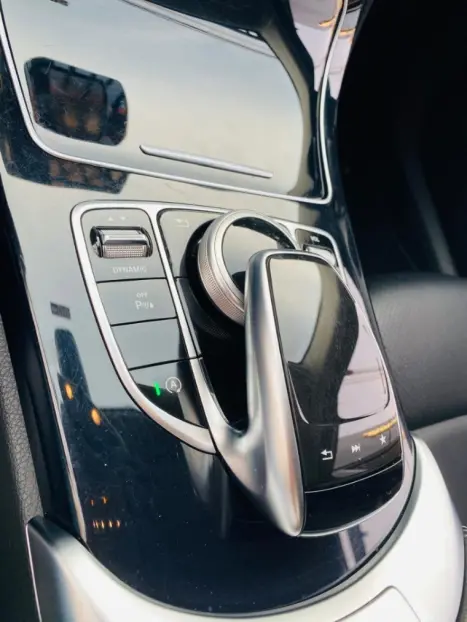 MERCEDES-BENZ C 180 1.6 16V 4P CGI AVANTGARDE TURBO AUTOMÁTICO, Foto 17 MERCEDES-BENZ C 180 1.6 16V 4P CGI AVANTGARDE TURBO AUTOMÁTICO, Foto 17