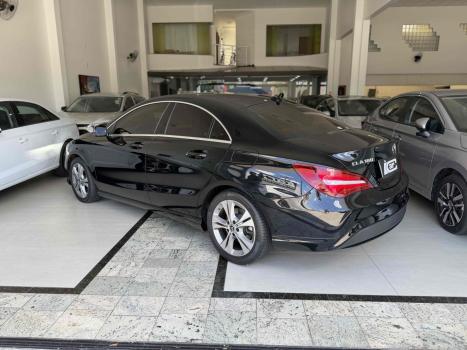 MERCEDES-BENZ CLA 180 , Foto 4