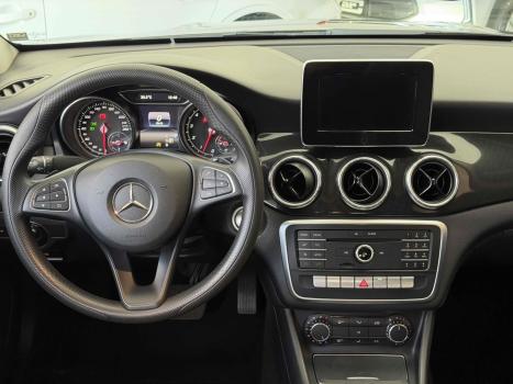 MERCEDES-BENZ CLA 180 , Foto 9