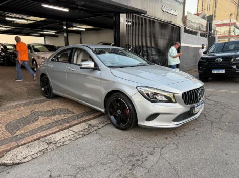 MERCEDES-BENZ CLA 180 1.6 16V 4P CGI TURBO 7G-TRONIC AUTOM�TICO DCT, Foto 4