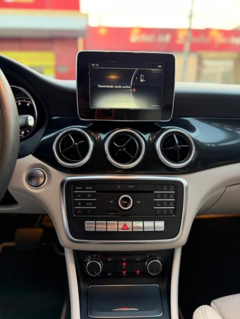 MERCEDES-BENZ CLA 180 1.6 16V 4P CGI TURBO 7G-TRONIC AUTOM�TICO DCT, Foto 13