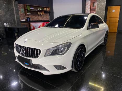 MERCEDES-BENZ CLA 200 1.6 16V 4P URBAN AUTOM�TICO, Foto 3