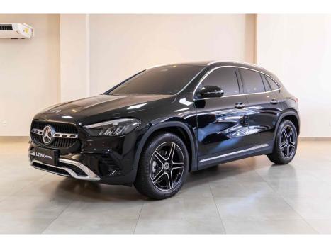 MERCEDES-BENZ GLA 200 , Foto 1