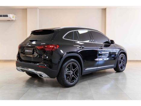MERCEDES-BENZ GLA 200 , Foto 3