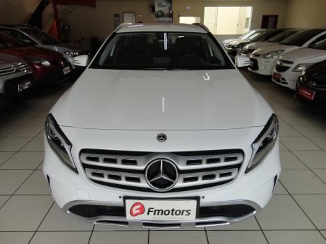 MERCEDES-BENZ GLA 200 1.6 16V 4P FLEX CGI STYLE TURBO AUTOM�TICO, Foto 2
