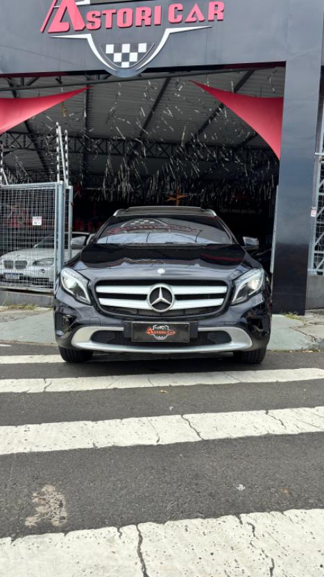 MERCEDES-BENZ GLA 200 1.6 16V 4P CGI VISION TURBO AUTOM�TICO, Foto 2