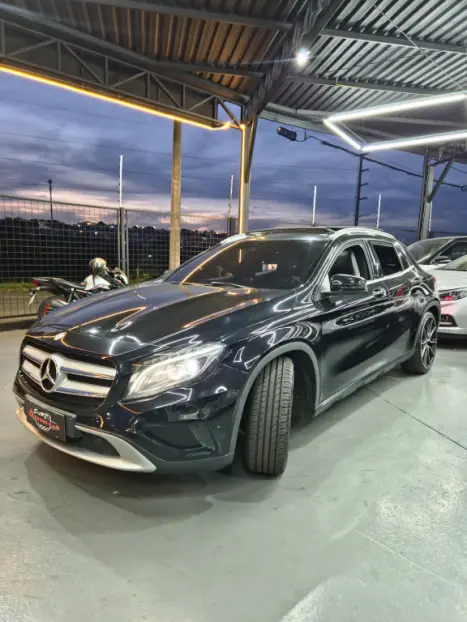 MERCEDES-BENZ GLA 200 1.6 16V 4P CGI VISION TURBO AUTOM�TICO, Foto 2