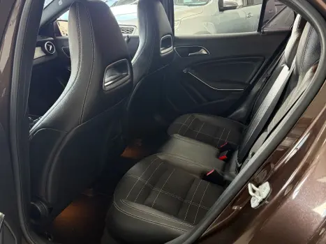 MERCEDES-BENZ GLA 200 1.6 16V 4P CGI STYLE TURBO AUTOM�TICO, Foto 7