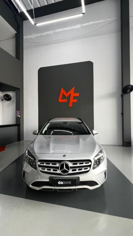 MERCEDES-BENZ GLA 200 1.6 16V 4P FLEX CGI STYLE TURBO AUTOM�TICO, Foto 2