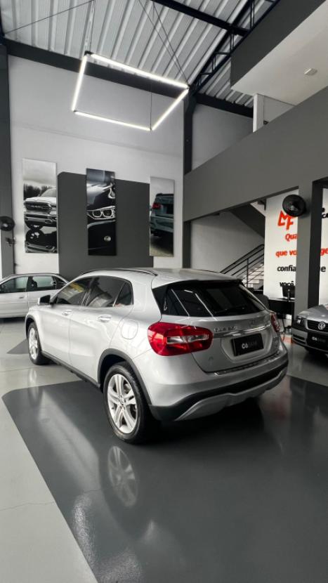 MERCEDES-BENZ GLA 200 1.6 16V 4P FLEX CGI STYLE TURBO AUTOM�TICO, Foto 6