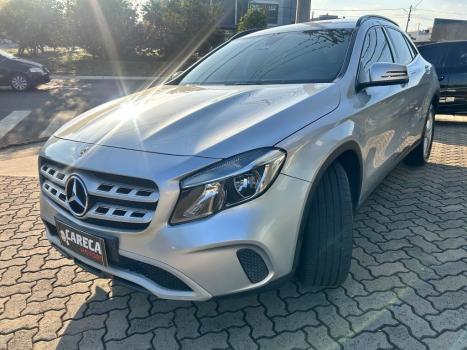 MERCEDES-BENZ GLA 200 1.6 16V 4P FLEX CGI STYLE TURBO AUTOM�TICO, Foto 3