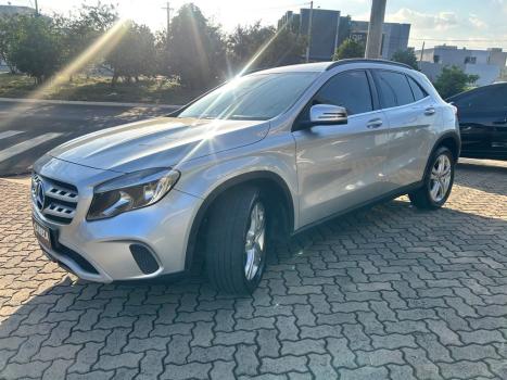 MERCEDES-BENZ GLA 200 1.6 16V 4P FLEX CGI STYLE TURBO AUTOM�TICO, Foto 4