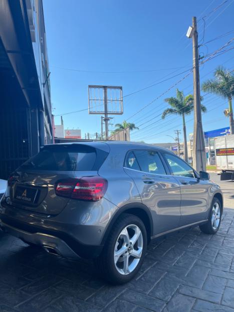 MERCEDES-BENZ GLA 200 1.6 16V 4P FLEX CGI STYLE TURBO AUTOM�TICO, Foto 3