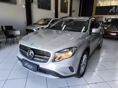 MERCEDES-BENZ GLA 200 1.6 16V 4P FLEX CGI STYLE TURBO AUTOMÁTICO, Foto 3