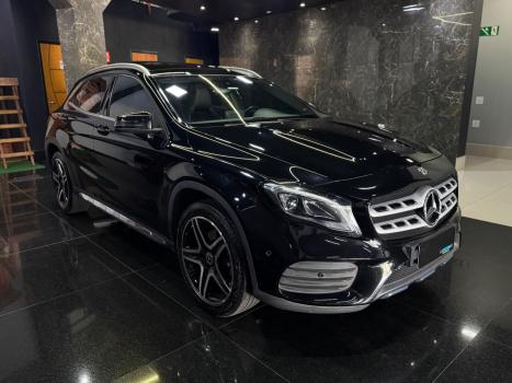 MERCEDES-BENZ GLA 250 , Foto 2