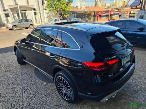 MERCEDES-BENZ GLC 300 2.0 16V 4P CGI 4MATIC 9G-TRONIC TURBO AUTOM�TICO, Foto 5