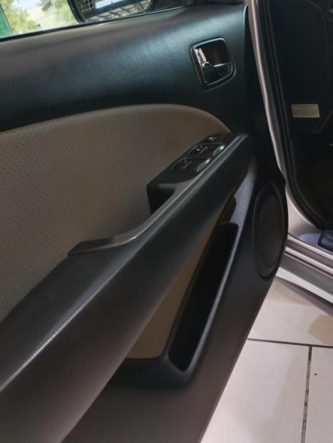 MITSUBISHI Airtrek 2.4 16V 4X4 AUTOM�TICO, Foto 4