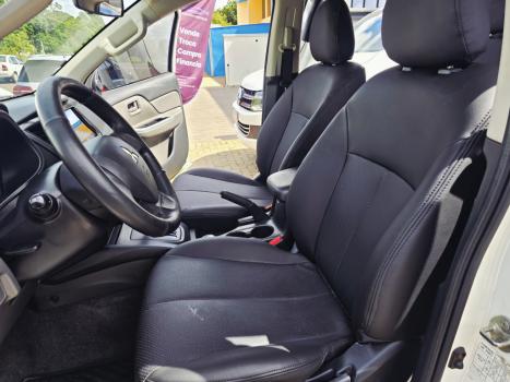 MITSUBISHI L 200 Outdoor 2.5 GLS 4X4 CABINE DUPLA TURBO DIESEL INTERCOOLER, Foto 3