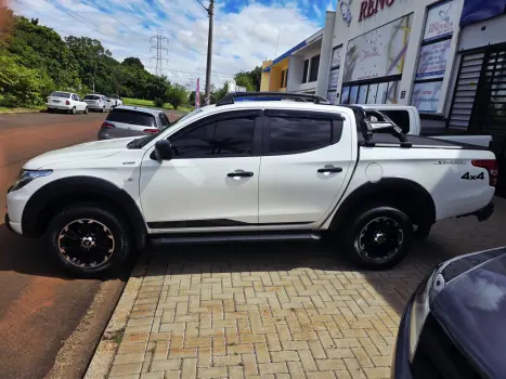 MITSUBISHI L 200 Outdoor 2.5 GLS CABINE DUPLA TURBO DIESEL INTERCOOLER, Foto 7