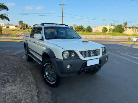 MITSUBISHI L 200 Outdoor 2.5 HPE 4X4 CABINE DUPLA TURBO DIESEL INTERCOOLER, Foto 5