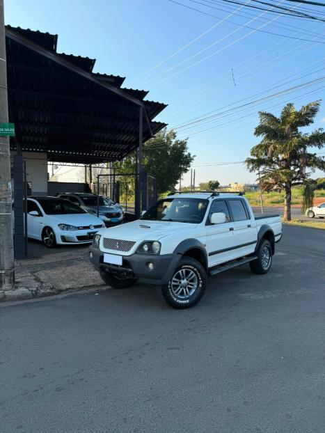 MITSUBISHI L 200 Outdoor 2.5 HPE 4X4 CABINE DUPLA TURBO DIESEL INTERCOOLER, Foto 9
