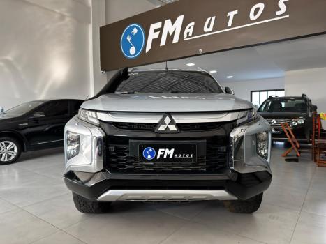 MITSUBISHI L 200 Triton 2.4 16V SPORT HPE-S 4X4 CABINE DUPLA TURBO DIESEL AUTOMÁTICO, Foto 2 MITSUBISHI L 200 Triton 2.4 16V SPORT HPE-S 4X4 CABINE DUPLA TURBO DIESEL AUTOMÁTICO, Foto 2