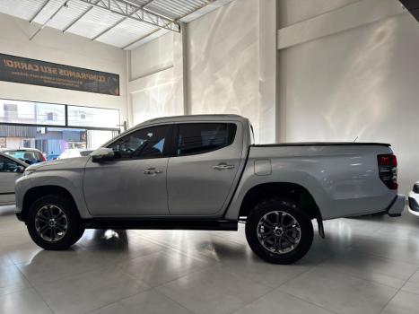MITSUBISHI L 200 Triton 2.4 16V SPORT HPE-S 4X4 CABINE DUPLA TURBO DIESEL AUTOMÁTICO, Foto 5 MITSUBISHI L 200 Triton 2.4 16V SPORT HPE-S 4X4 CABINE DUPLA TURBO DIESEL AUTOMÁTICO, Foto 5