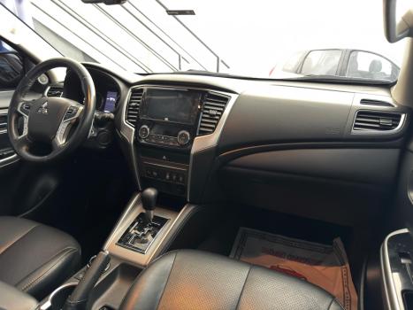 MITSUBISHI L 200 Triton 2.4 16V SPORT HPE-S 4X4 CABINE DUPLA TURBO DIESEL AUTOMÁTICO, Foto 6 MITSUBISHI L 200 Triton 2.4 16V SPORT HPE-S 4X4 CABINE DUPLA TURBO DIESEL AUTOMÁTICO, Foto 6