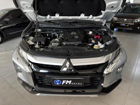 MITSUBISHI L 200 Triton 2.4 16V SPORT HPE-S 4X4 CABINE DUPLA TURBO DIESEL AUTOMÁTICO, Foto 12 MITSUBISHI L 200 Triton 2.4 16V SPORT HPE-S 4X4 CABINE DUPLA TURBO DIESEL AUTOMÁTICO, Foto 12