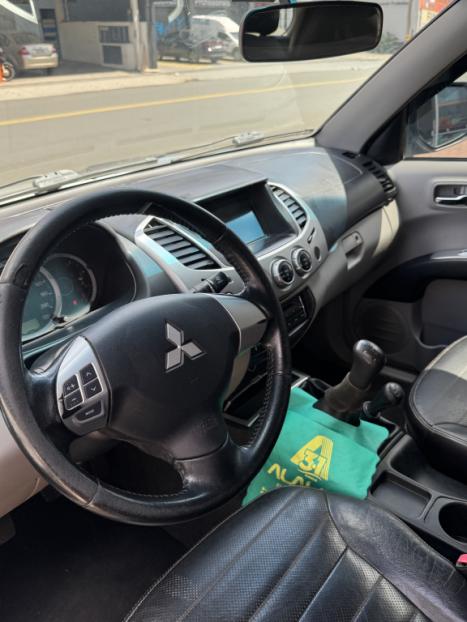 MITSUBISHI L 200 Triton 3.2 16V HPE 4X4 CABINE DUPLA TURBO DIESEL INTERCOOLER, Foto 4