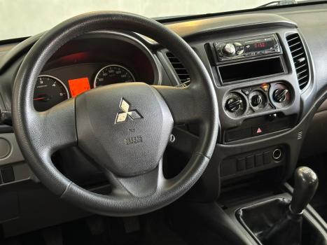 MITSUBISHI L 200 Triton 2.4 16V SPORT GLS CABINE DUPLA TURBO DIESEL, Foto 5