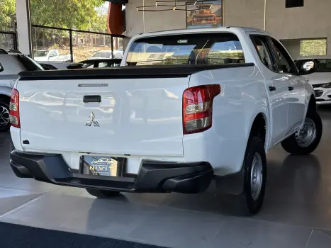 MITSUBISHI L 200 Triton 2.4 16V SPORT GL CABINE DUPLA TURBO DIESEL, Foto 11