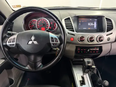 MITSUBISHI L 200 Triton 3.2 16V HPE 4X4 CABINE DUPLA TURBO DIESEL INTERCOOLER AUTOM�TICO, Foto 6