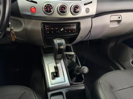 MITSUBISHI L 200 Triton 3.2 16V HPE 4X4 CABINE DUPLA TURBO DIESEL INTERCOOLER AUTOM�TICO, Foto 9