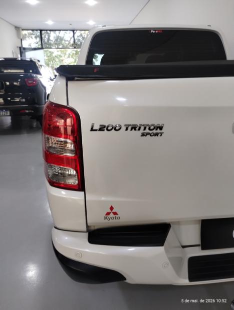 MITSUBISHI L 200 Triton 2.4 16V SPORT HPE 4X4 CABINE DUPLA TURBO DIESEL AUTOM�TICO, Foto 9