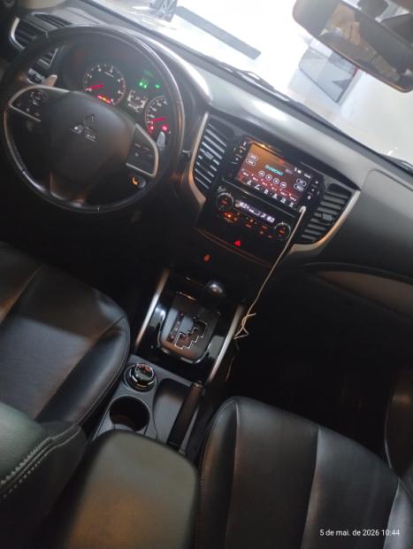 MITSUBISHI L 200 Triton 2.4 16V SPORT HPE 4X4 CABINE DUPLA TURBO DIESEL AUTOM�TICO, Foto 11