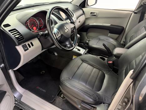MITSUBISHI L 200 Triton 3.2 16V HPE 4X4 CABINE DUPLA TURBO DIESEL INTERCOOLER AUTOM�TICO, Foto 7