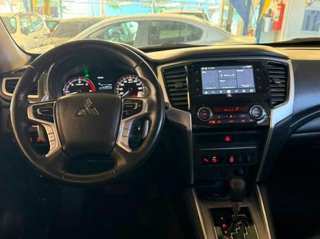 MITSUBISHI L 200 Triton 2.4 16V SPORT HPE-S 4X4 CABINE DUPLA TURBO DIESEL AUTOM�TICO, Foto 2