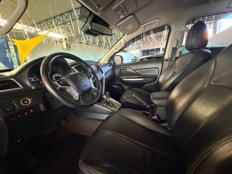 MITSUBISHI L 200 Triton 2.4 16V SPORT HPE-S 4X4 CABINE DUPLA TURBO DIESEL AUTOM�TICO, Foto 4