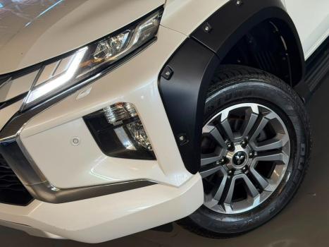 MITSUBISHI L 200 Triton 2.4 16V SPORT HPE-S 4X4 CABINE DUPLA TURBO DIESEL AUTOM�TICO, Foto 8