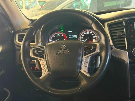 MITSUBISHI L 200 Triton 2.4 16V SPORT HPE-S 4X4 CABINE DUPLA TURBO DIESEL AUTOM�TICO, Foto 12