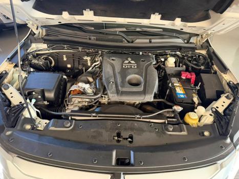 MITSUBISHI L 200 Triton 2.4 16V SPORT HPE-S 4X4 CABINE DUPLA TURBO DIESEL AUTOM�TICO, Foto 16