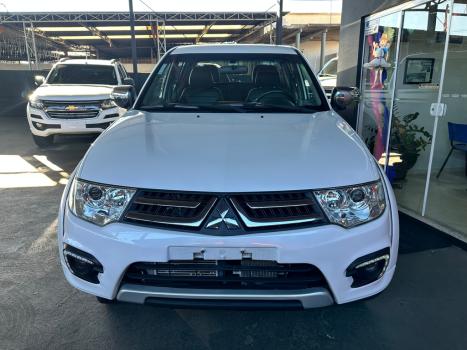 MITSUBISHI L 200 Triton 3.2 16V HPE 4X4 CABINE DUPLA TURBO DIESEL INTERCOOLER AUTOM�TICO, Foto 2