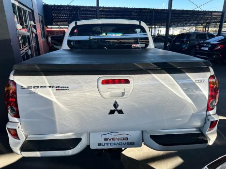 MITSUBISHI L 200 Triton 3.2 16V HPE 4X4 CABINE DUPLA TURBO DIESEL INTERCOOLER AUTOM�TICO, Foto 4
