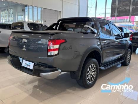MITSUBISHI L 200 Triton 2.4 16V OUTDOOR HPE-S 4X4 CABINE DUPLA TURBO DIESEL AUTOM�TICO, Foto 5
