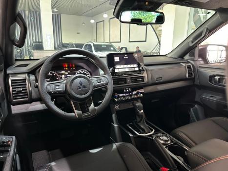 MITSUBISHI L 200 Triton 2.4 16V SPORT SAVANA 4X4 CABINE DUPLA TURBO DIESEL AUTOM�TICO, Foto 8